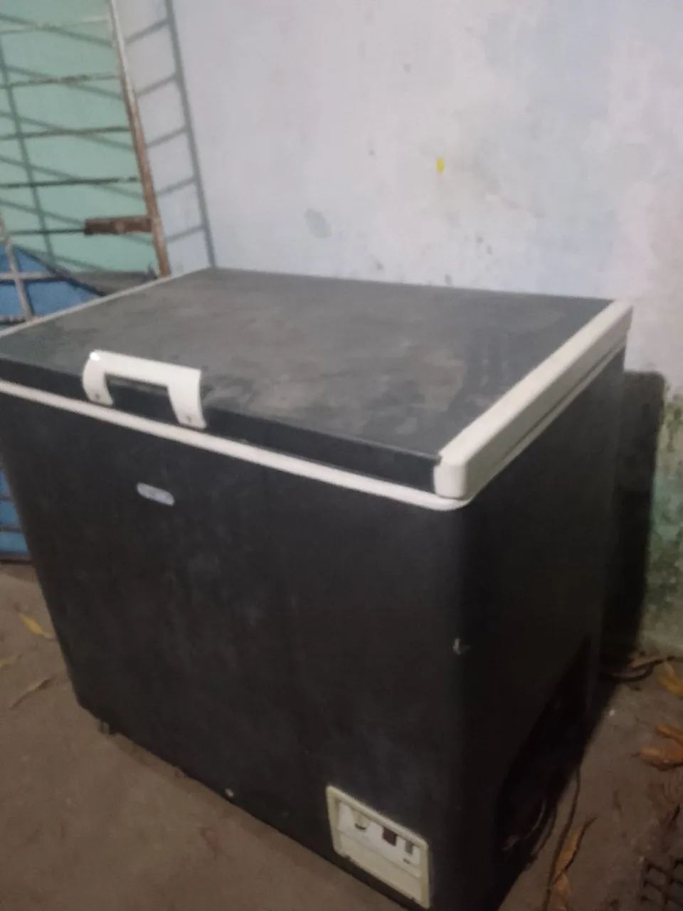 Freezer horizontal 400 litros Funcionando perfeitamente  - Foto 2