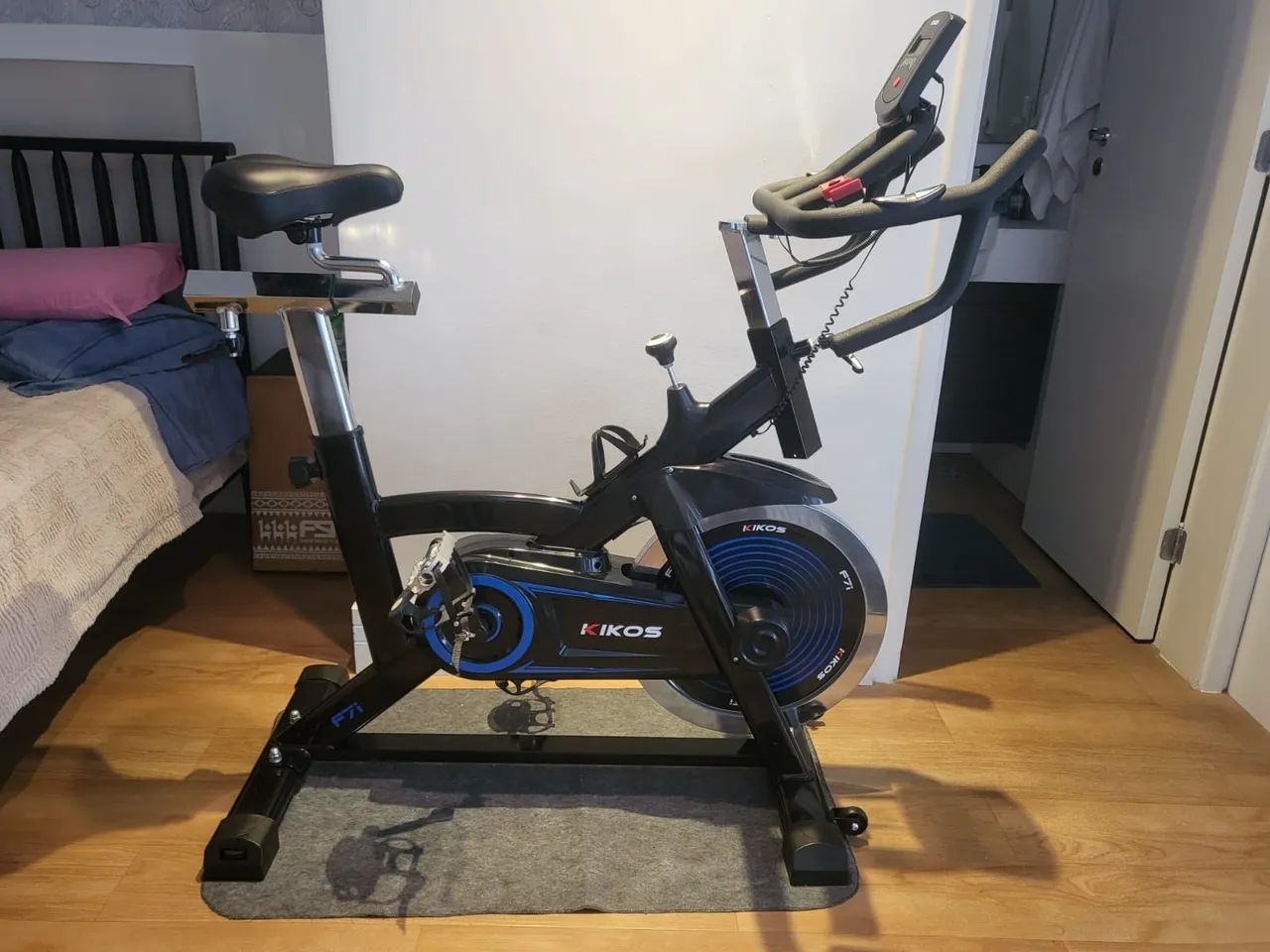 Bicicleta Ergométrica Spinning Kikos F7i - Foto 2