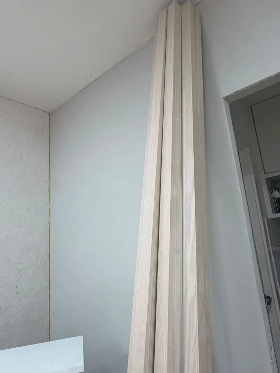 Balção de recepção + 7 ripas decorativas  - Foto 3