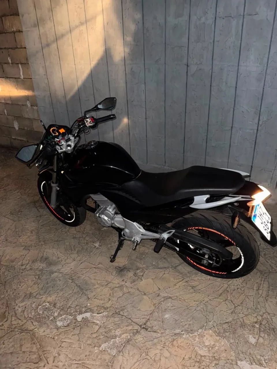 CB 300R - Foto 2
