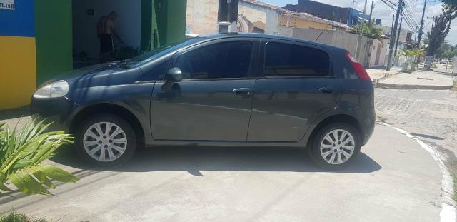 Fiat Punto 1.4 Ano 2010 - Foto 17