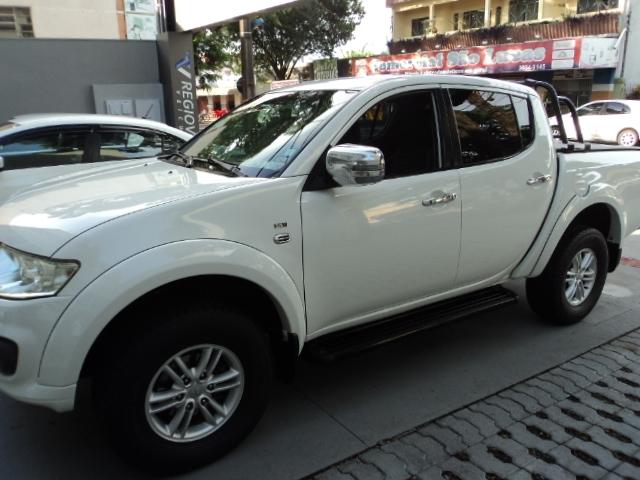 L200 Triton 3.2 DID-H HPE 4WD (Aut) 2014 - Foto 3