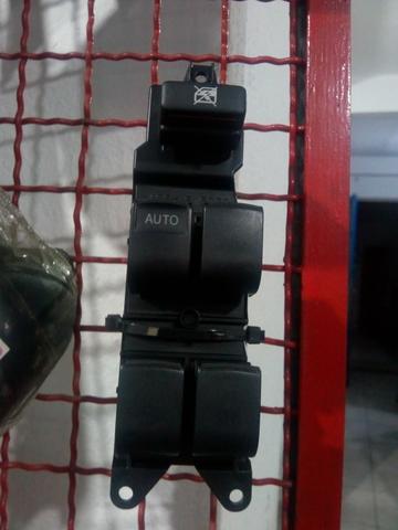 Controle de vidro elétrico Toyota Etios original