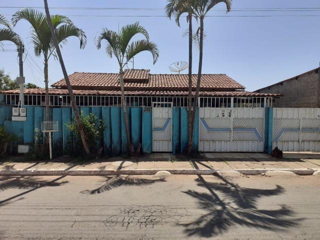 Vende-se casa no Centro de Aparecida de Goiânia
