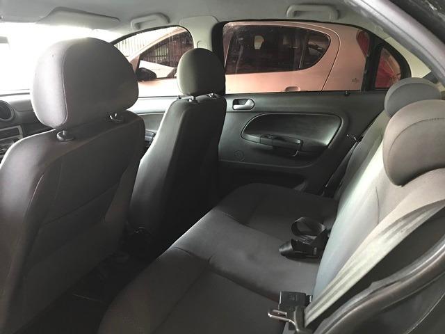 Vw - Volkswagen Voyage 1.0 Preto 2011 - Foto 8