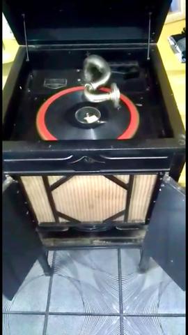 ATENÇÃO!! PRECINHO 2500$ Vitrola(Victrola) Victor Talking Machine 1927 !!QUARENTENA!! - Foto 2