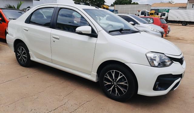 Etios Platinum sed. 1.5 automático ano 2017 - Foto 2