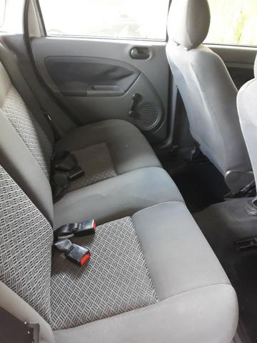Ford Fiesta Sedan -2006 - otimo - Foto 12