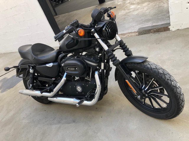 HARLEY DAVIDSON IRON 883