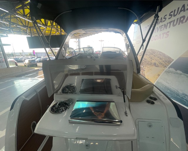 Lancha Ventura V300 Day Cruiser 2025  |  Zero - Foto 4