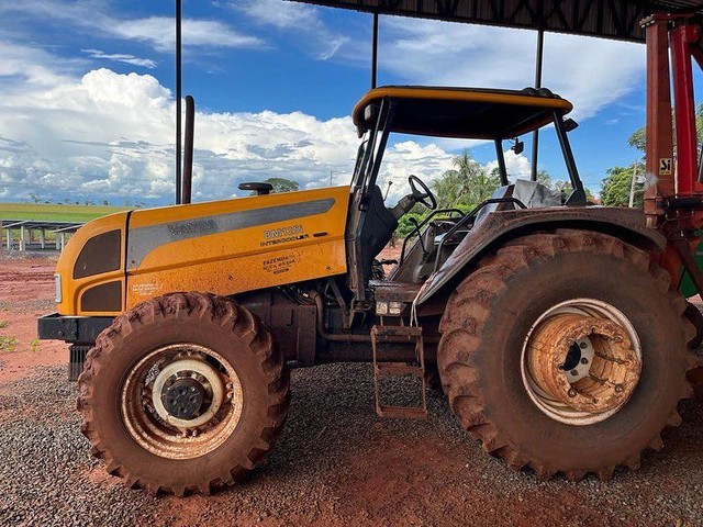 Trator Valtra (BM 125i) - Foto 3