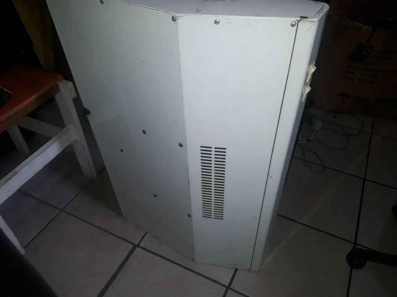 Coifa/Depurador de ar Continental Charme em metal branco 