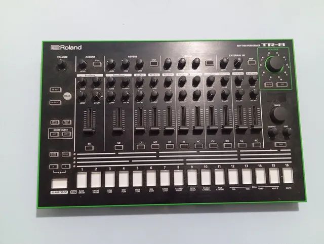 Roland TR-8 - Foto 2