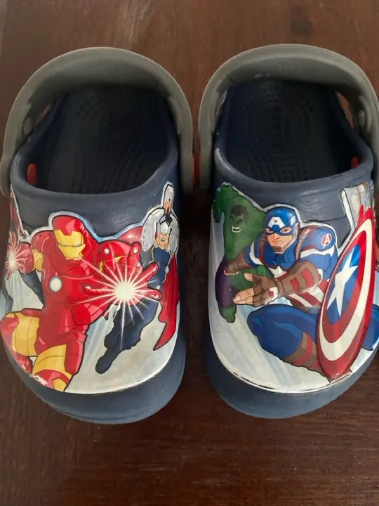 Sandálias Crocs tamanho C7 e 4c 5