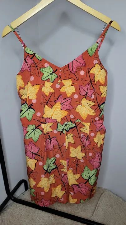 Macaquinho/macacão feminino estampado com bojo - Tamanho G