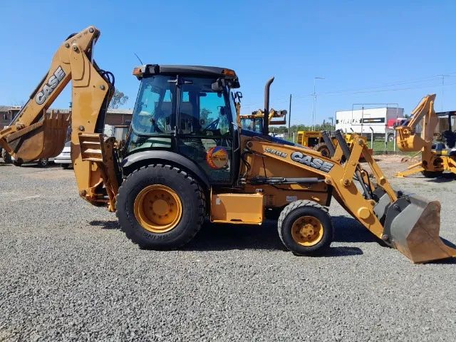 Retroescavadeira case 580N 2015 4x4 gabinada emplacada - Foto 4