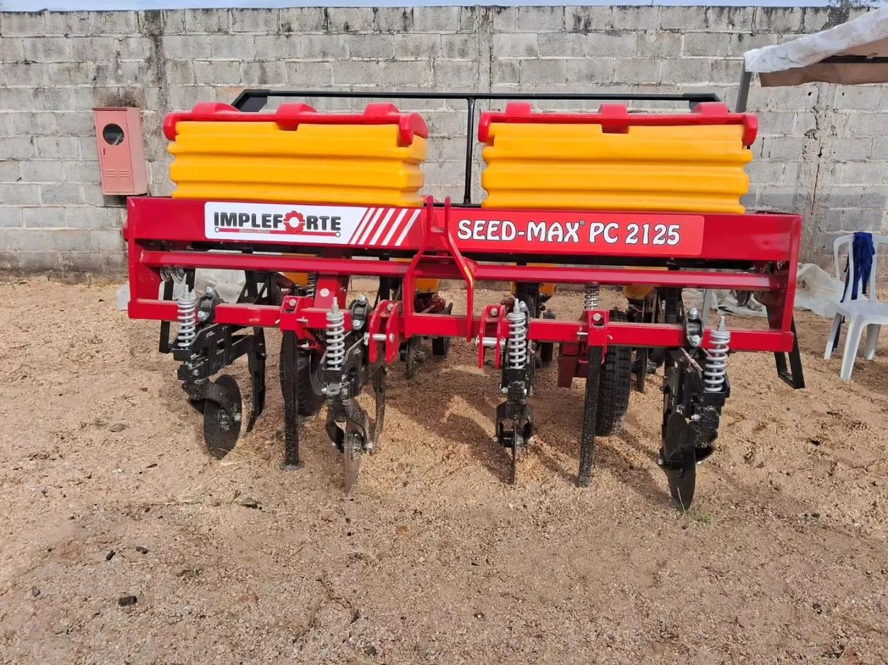 Plantadeiras novas 2, 3,4 linhas nova para trator  - Foto 4