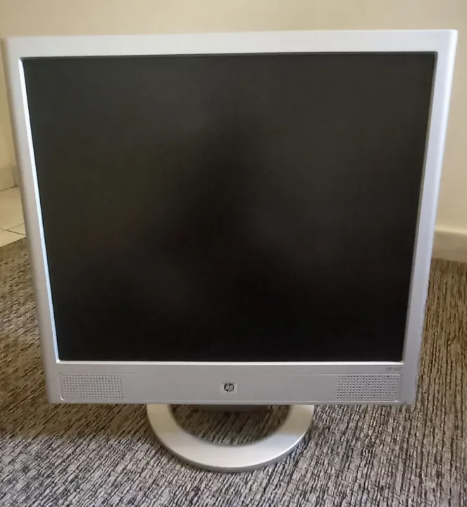 HP 17" LCD Monitor VGA