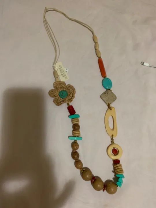 Colar comprido e colorido  - Foto 2