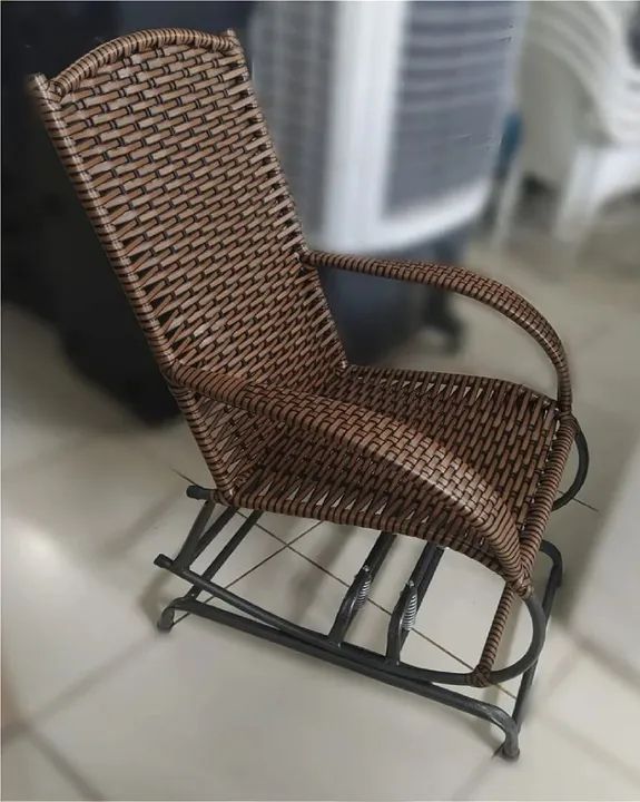 Cadeira de balanço em fibra sintético  - Foto 2