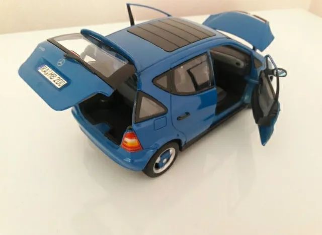 MINIATURA MERCEDES-BENZ CLASSE A 1/18 - Foto 3