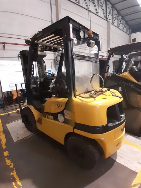 Empilhadeira Yale 50mx 2,5t ano 2019 - Foto 2