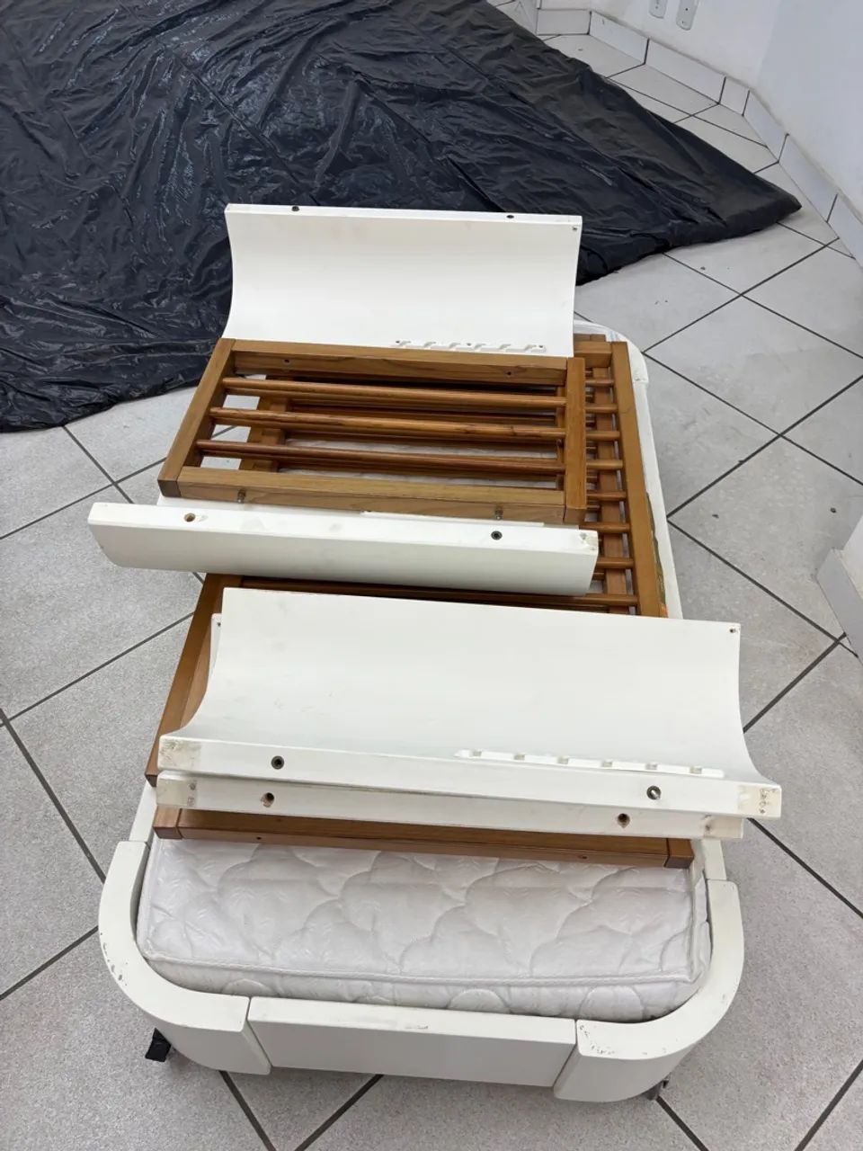 Berço infantil vira cama - Foto 3