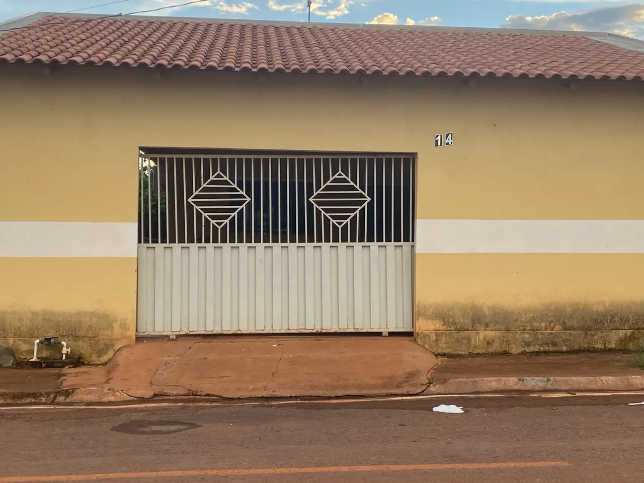 Aluga-se Casa