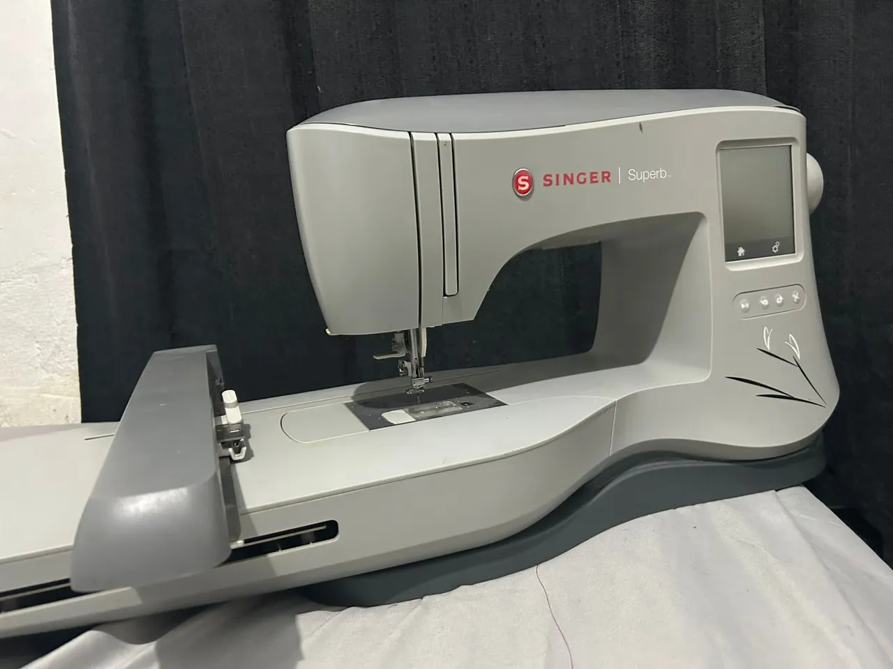 Máquina de Bordado Singer Superb