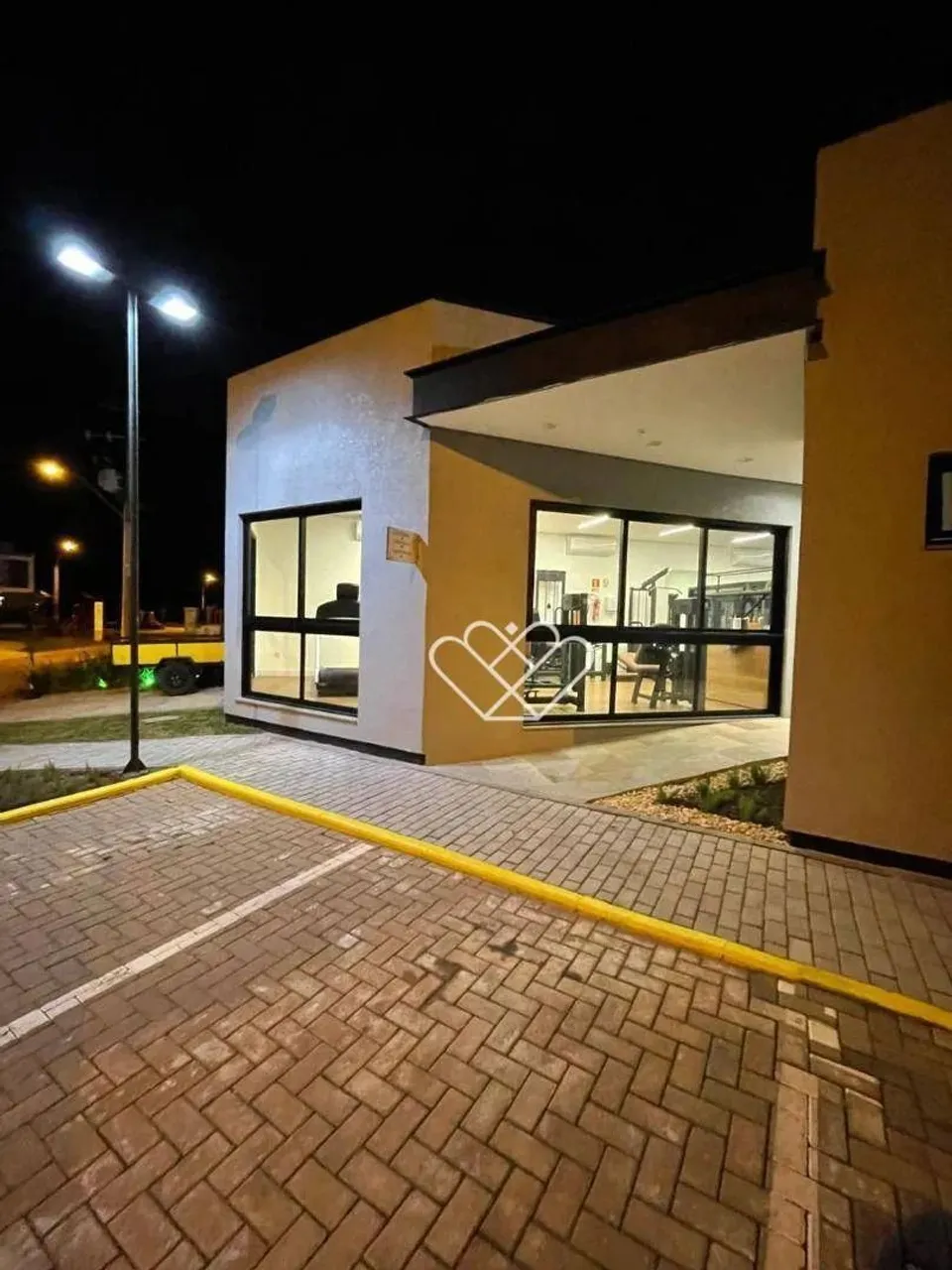 Casa em Condomínio Fechado com Placa Solar e Segurança Completa