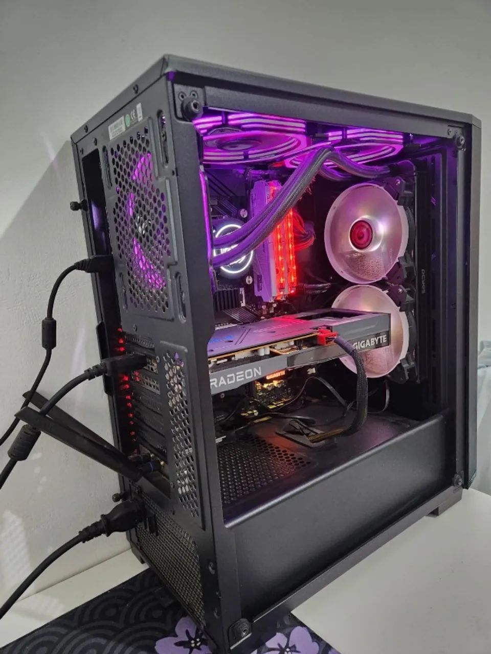 PC Gamer Intel Intel Core i7-9700KF GIGABYTE Radeon RX 6600 XT