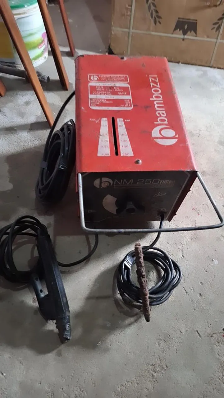 Maquina de Solda Elétrica Bambozzi NM 250