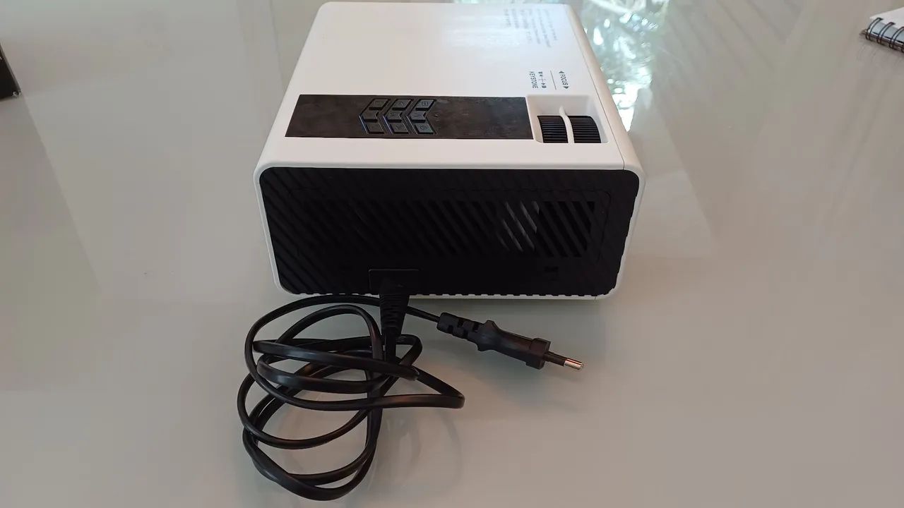 ProjetorProjetor LED HD Multimídia - Em ótimo estado64313033568897124