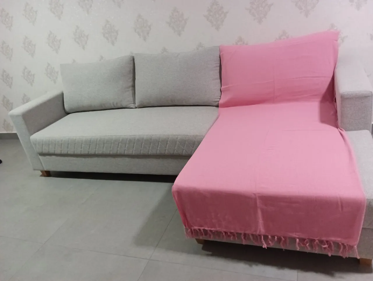 Sofá de linho confortável e elegante