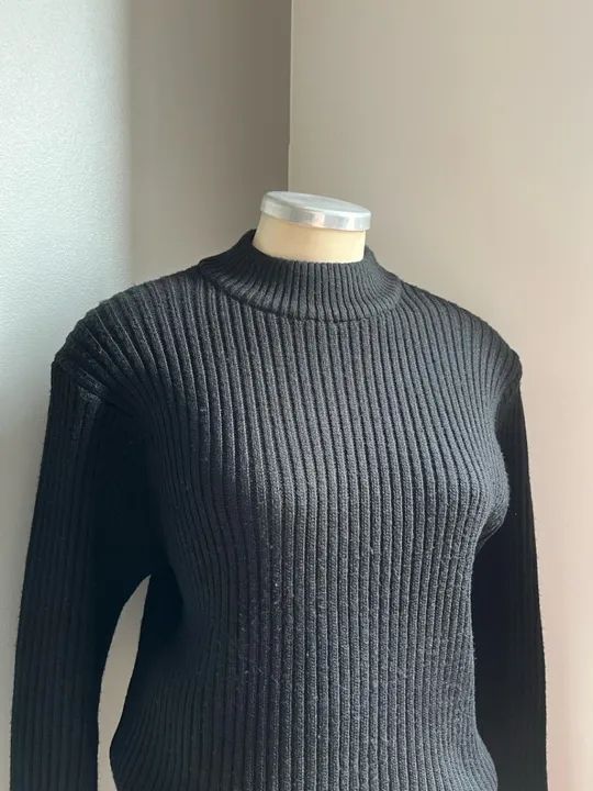 Suéter preto WYTCHER