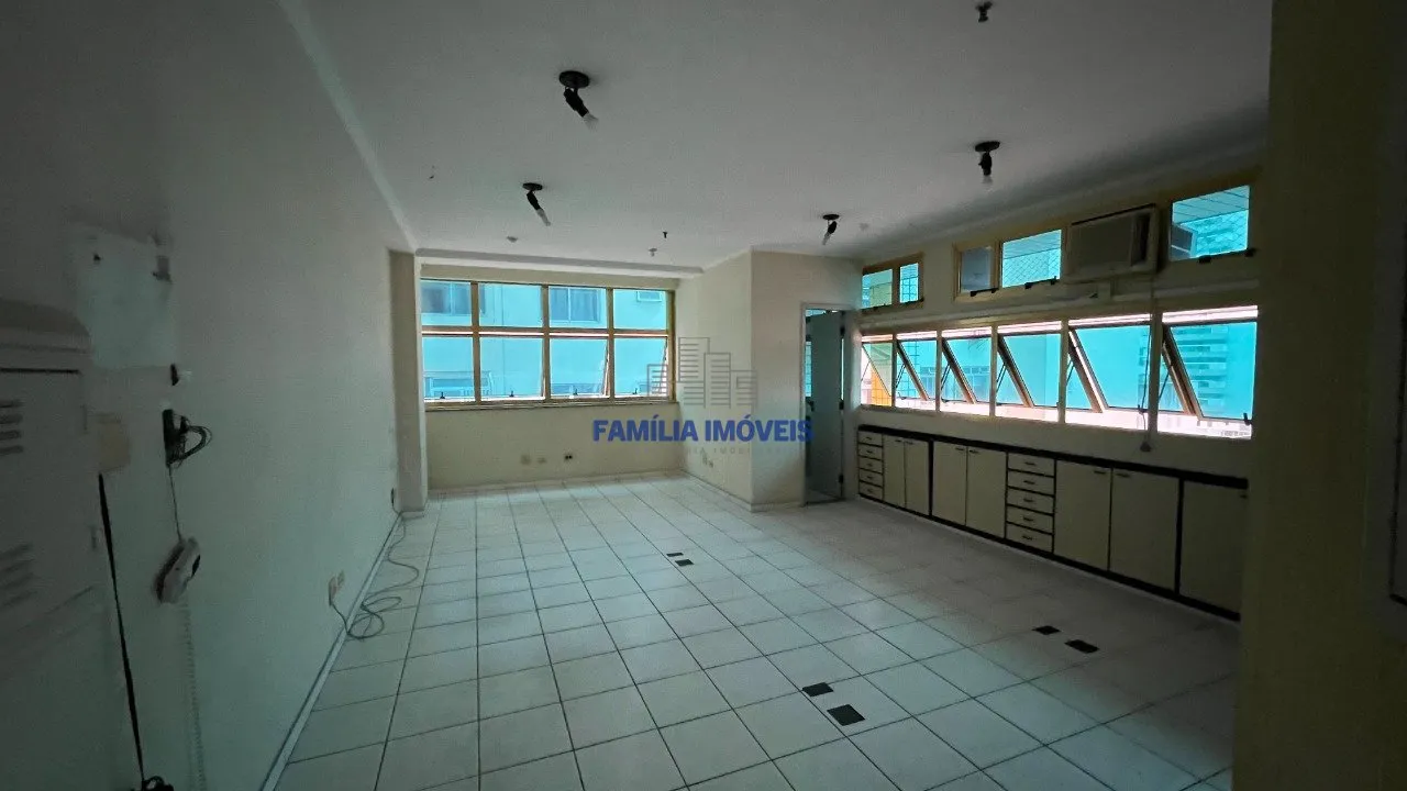Alugar ou vender sala com 1 banheiro no Gonzaga Santos SP