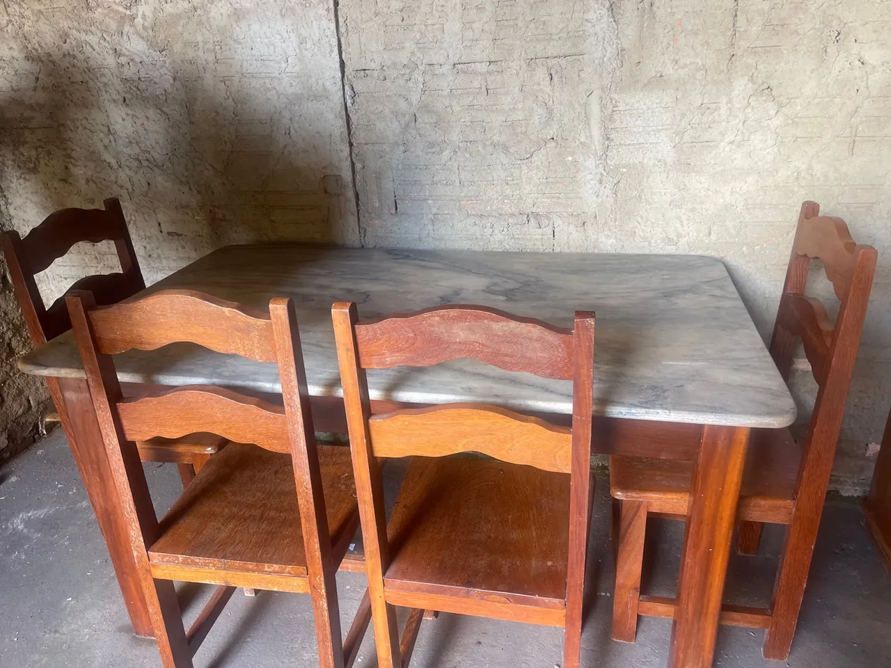 Mesa de Jantar com 4 Cadeiras em Madeira