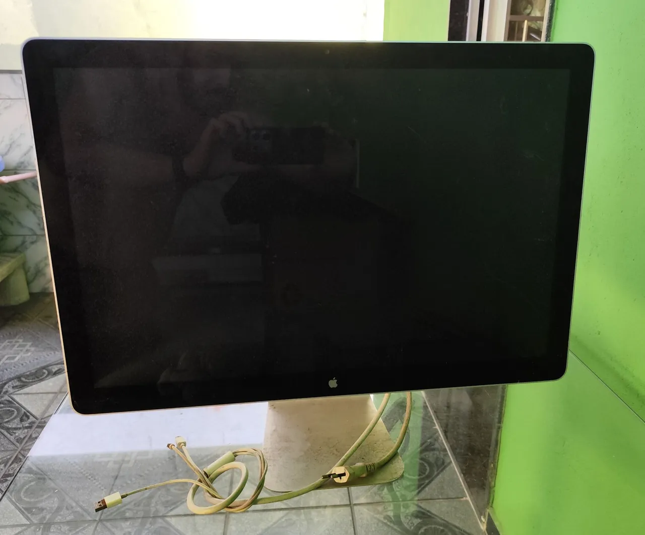 MONITOR CINEMA DISPLAY LED 24 APPLE LEIA