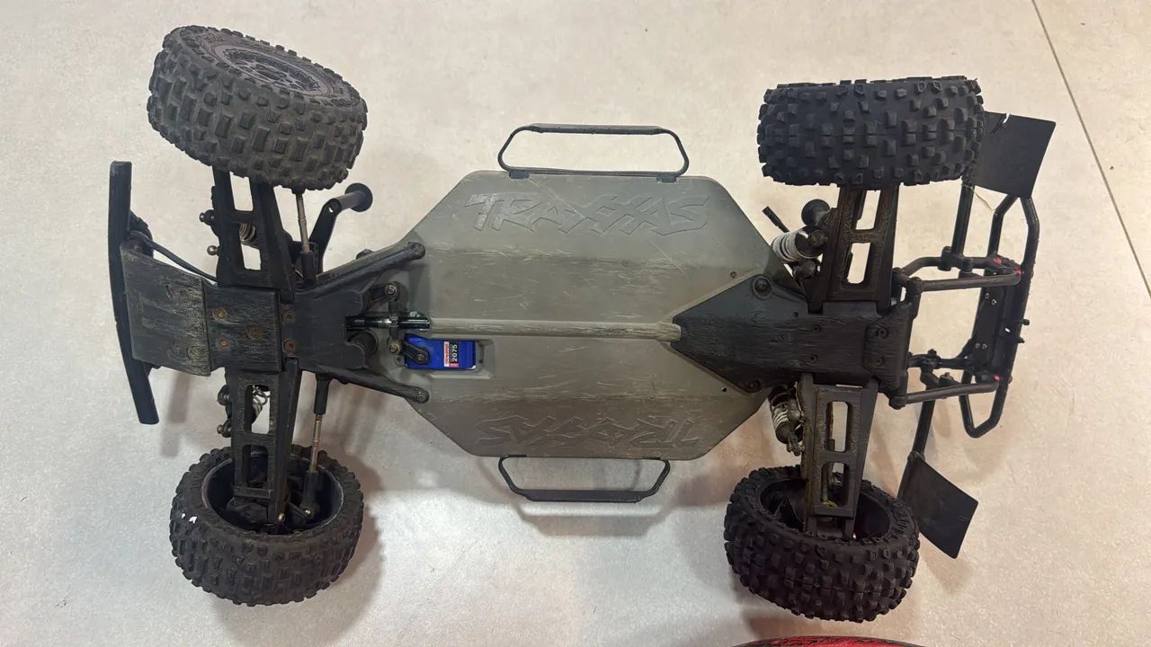 Automodelo traxxas slash 4x4 6s - Foto 2