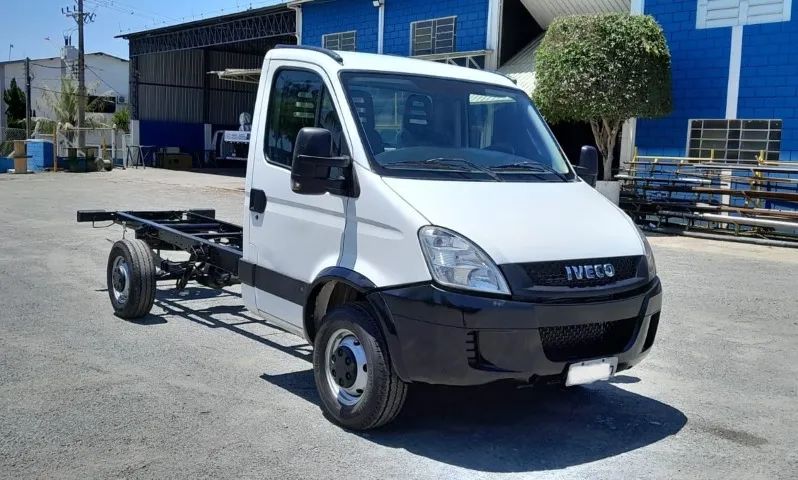 Iveco Daily Chassi 35s14 2P (e5) 2019 - Foto 2