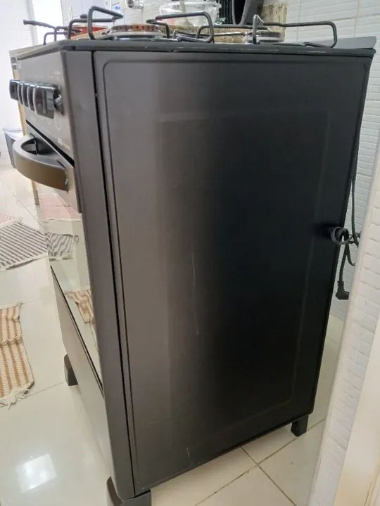 Fogão Esmaltec preto 4 bocas caribe glass - SEM arranhões, ferrugem ou crosta de gordura. - Foto 3