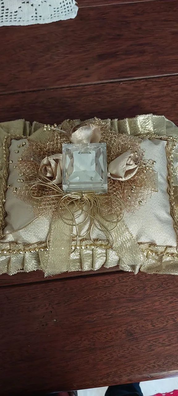 Almofada porta alianças  para bodas de ouro