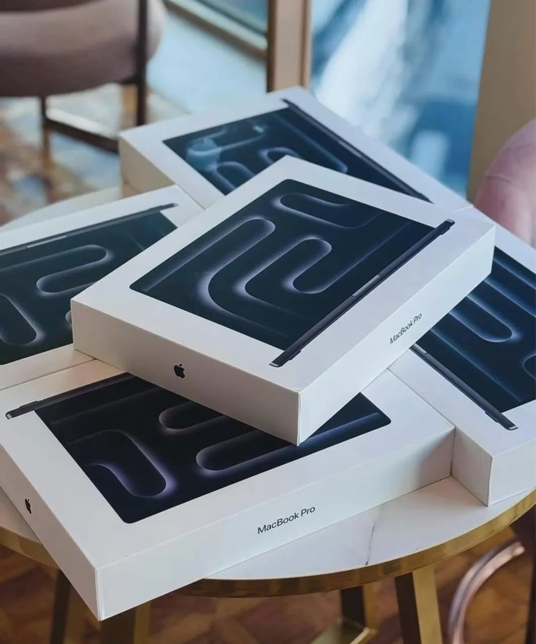 MACBOOK PRO M5 16/1TB NOVO, SOMOS LOJA NO RIOMAR. 