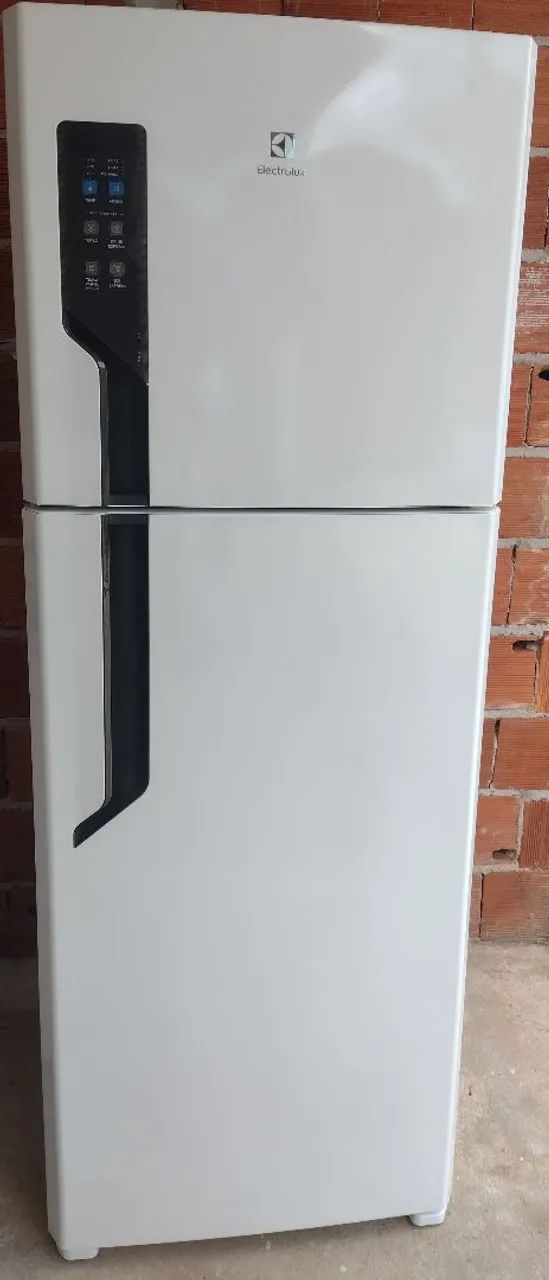 VENDE-SE GELADEIRA ELECTROLUX TF56 SEMI NOVA 474 LTS