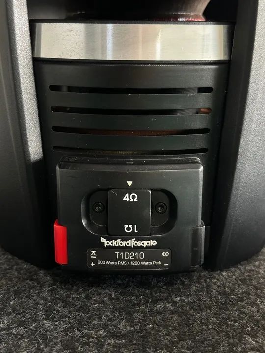Subwoofer e amplificador Rockford Fosgate