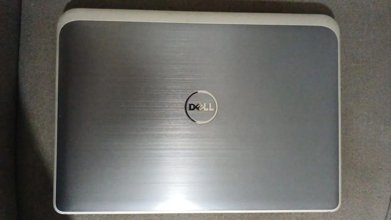 Notbook Dell Inspiron 14 5421 usado com câmera externa, mouse, e carregador