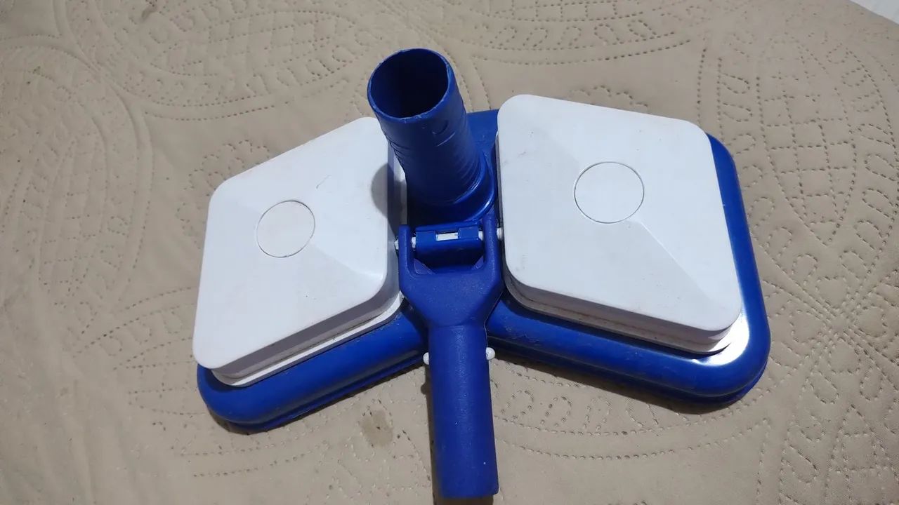 Limpador de piscina manual - 3 pontas