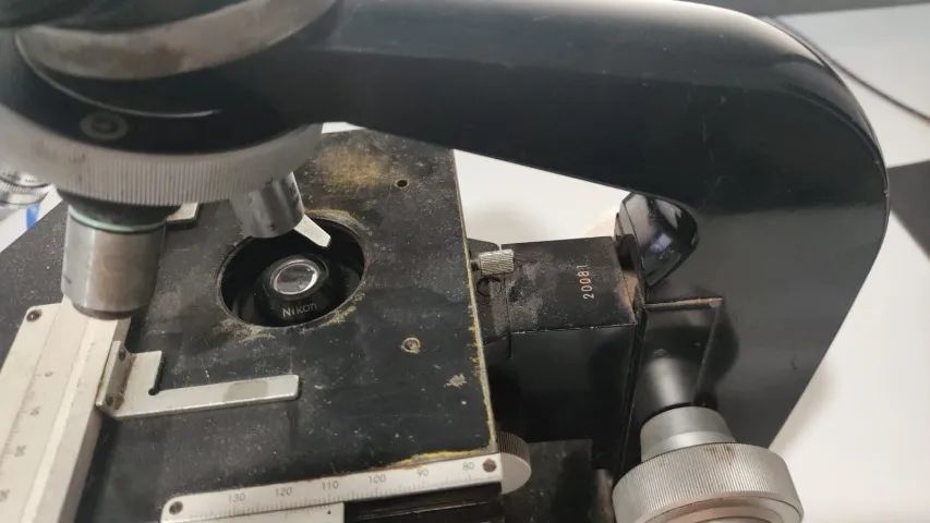 Microscópio64750425966210124