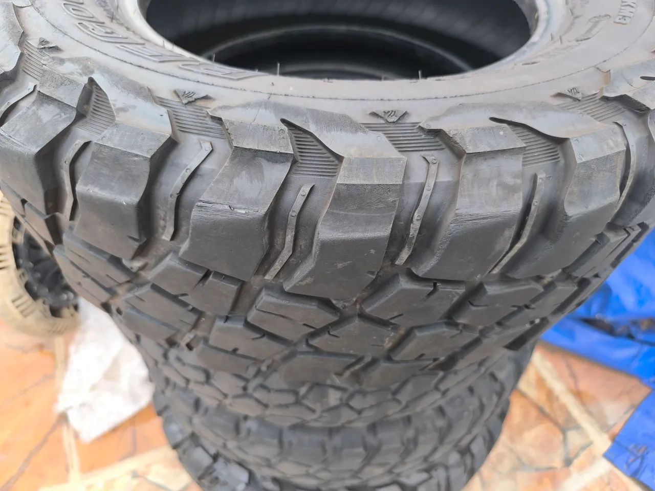 PNEU / BFGOODRICH / MUD-TERRAIN T/A ...215/75/15 - Foto 3