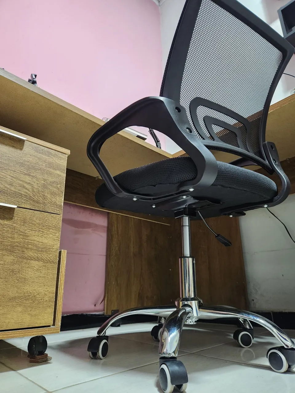Cadeira de Escritório Ergonômica com Rodinhas